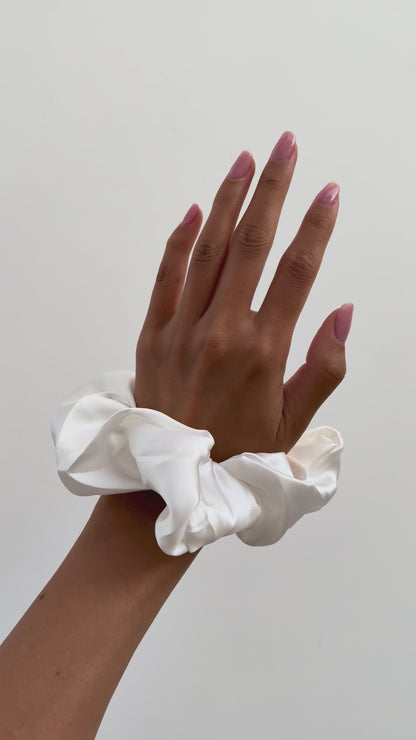 BRIDAL MULBERRY SILK SCRUNCHIE (BLACK FRIDAY GIFT)